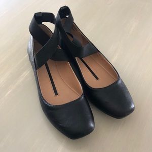 Brand new- never worn! Black ballet flats